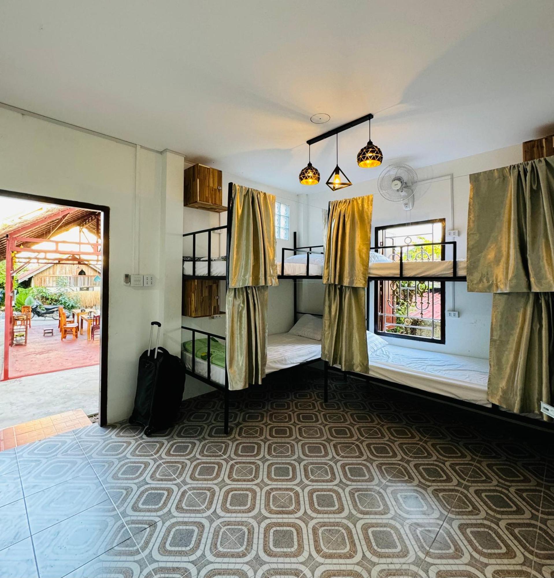 Sabai Sabai Backpackers Hostel Luang Prabang Ngoại thất bức ảnh